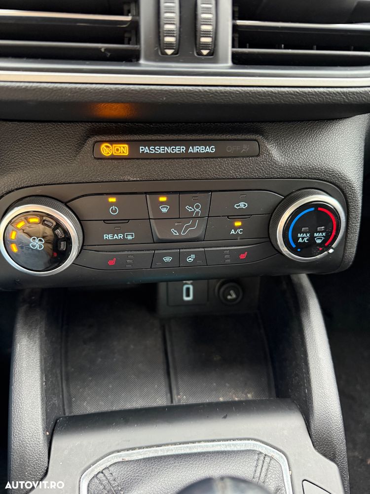 Ford Focus 1.5 EcoBlue Start-Stopp-System COOL&CONNECT - 11