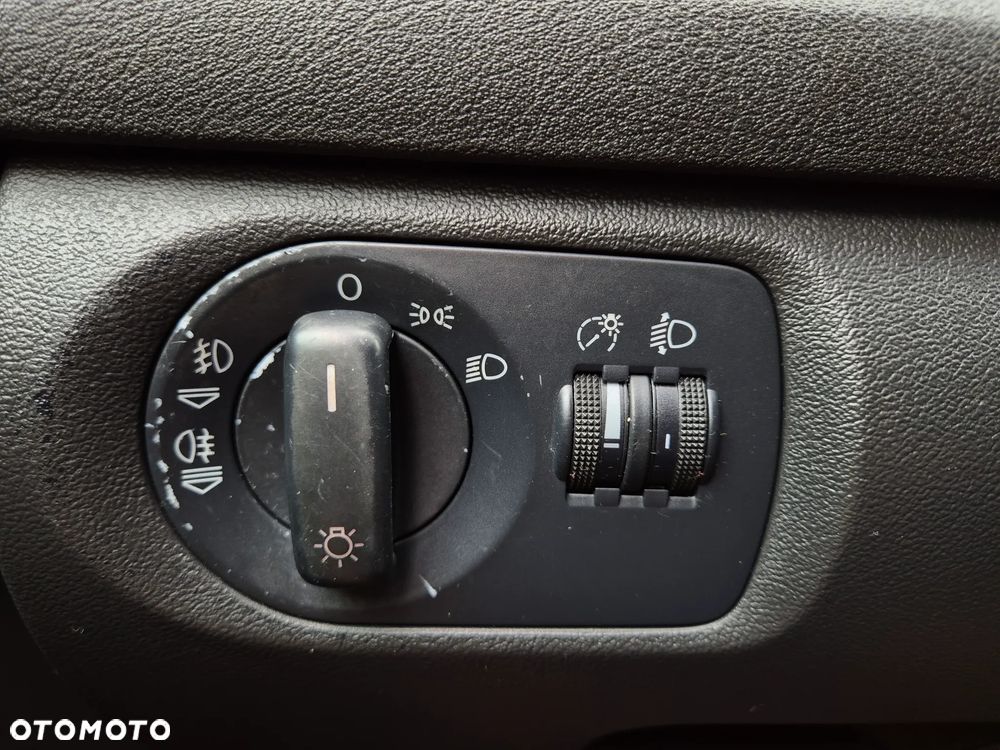 Audi A3 3-drzwiowe 1.6 Ambiente - 11