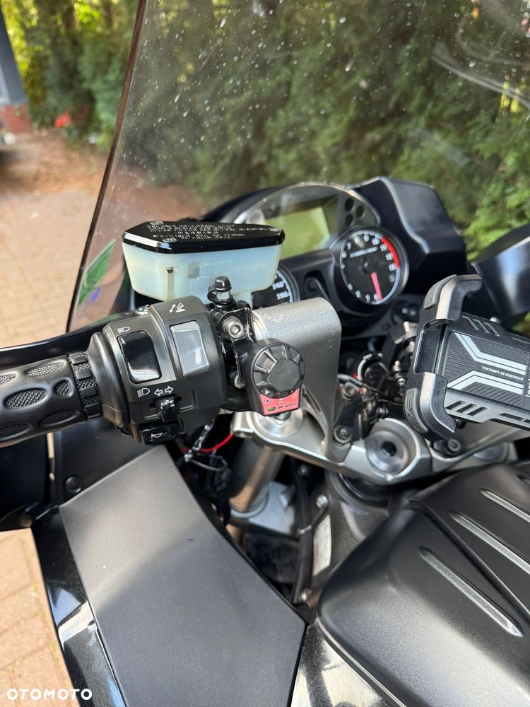 Kawasaki GTR - 18