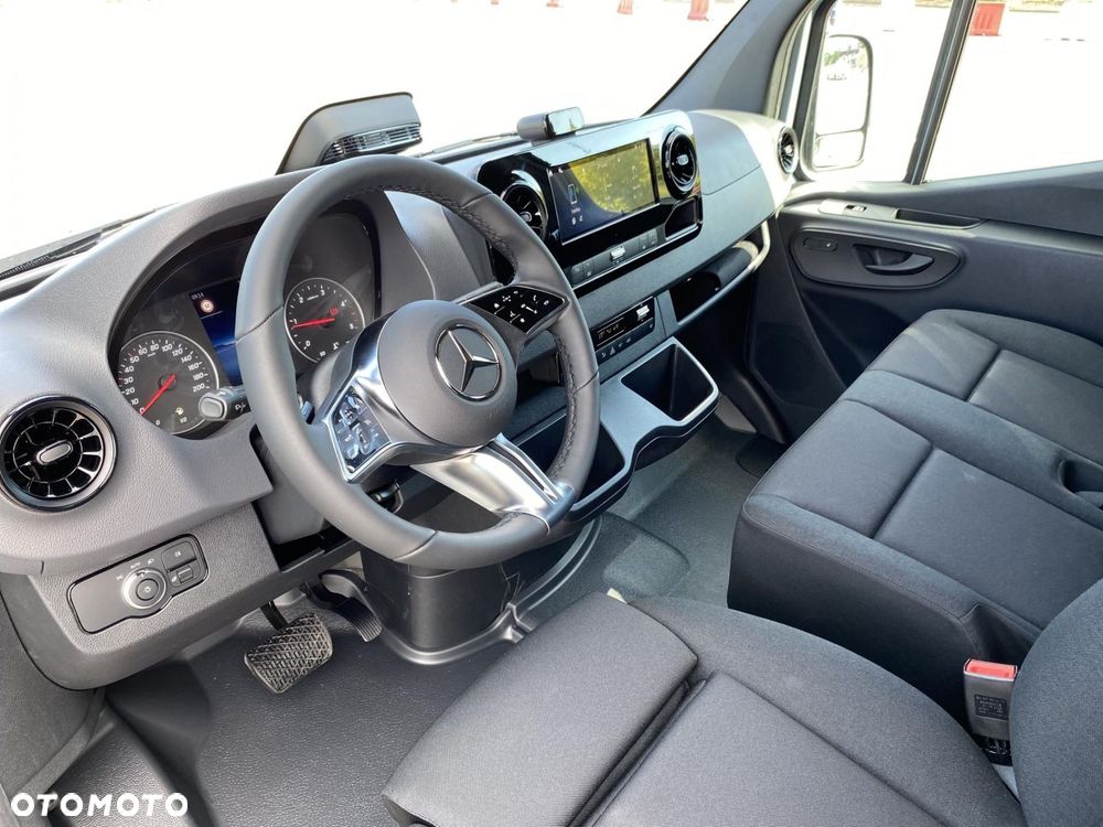 Mercedes-Benz Sprinter - 10