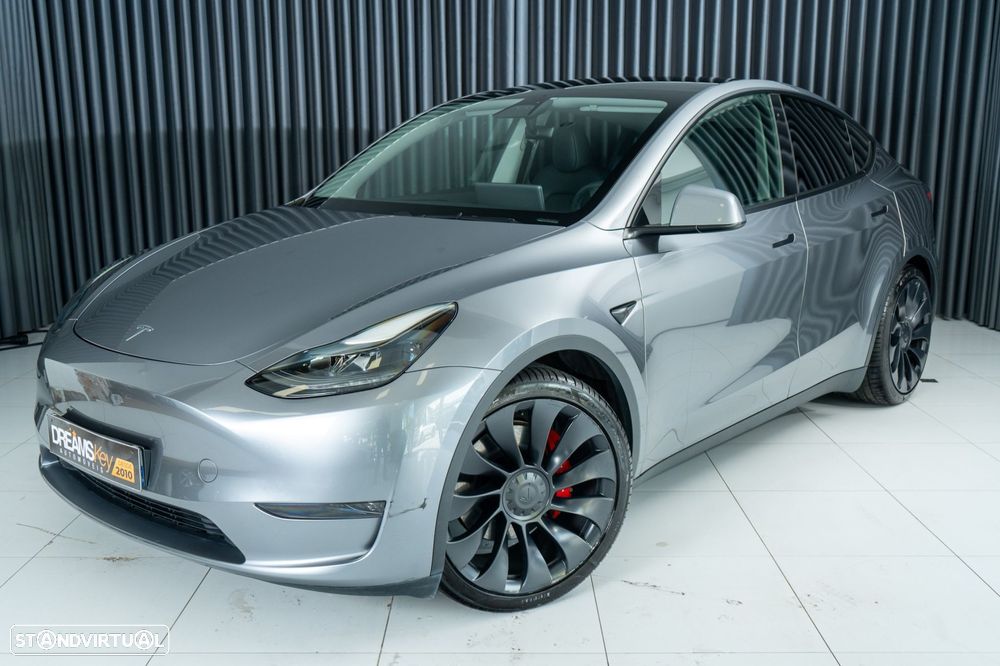 Tesla Model Y Performance Tração Integral - 21