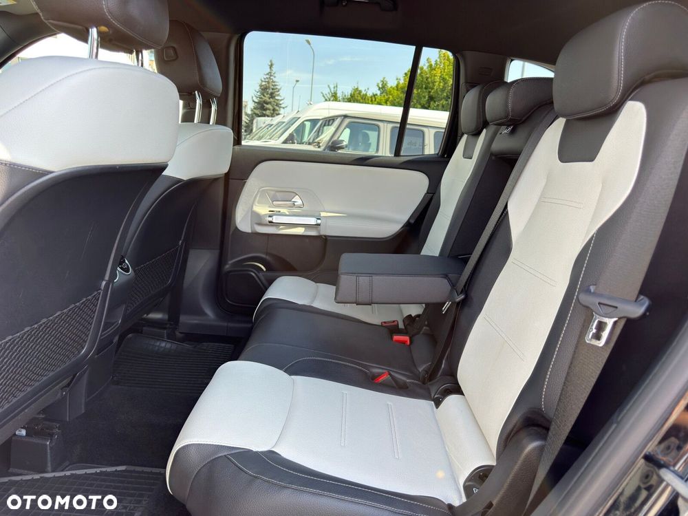 Mercedes-Benz GLB 200 d AMG Line 8G-DCT - 14