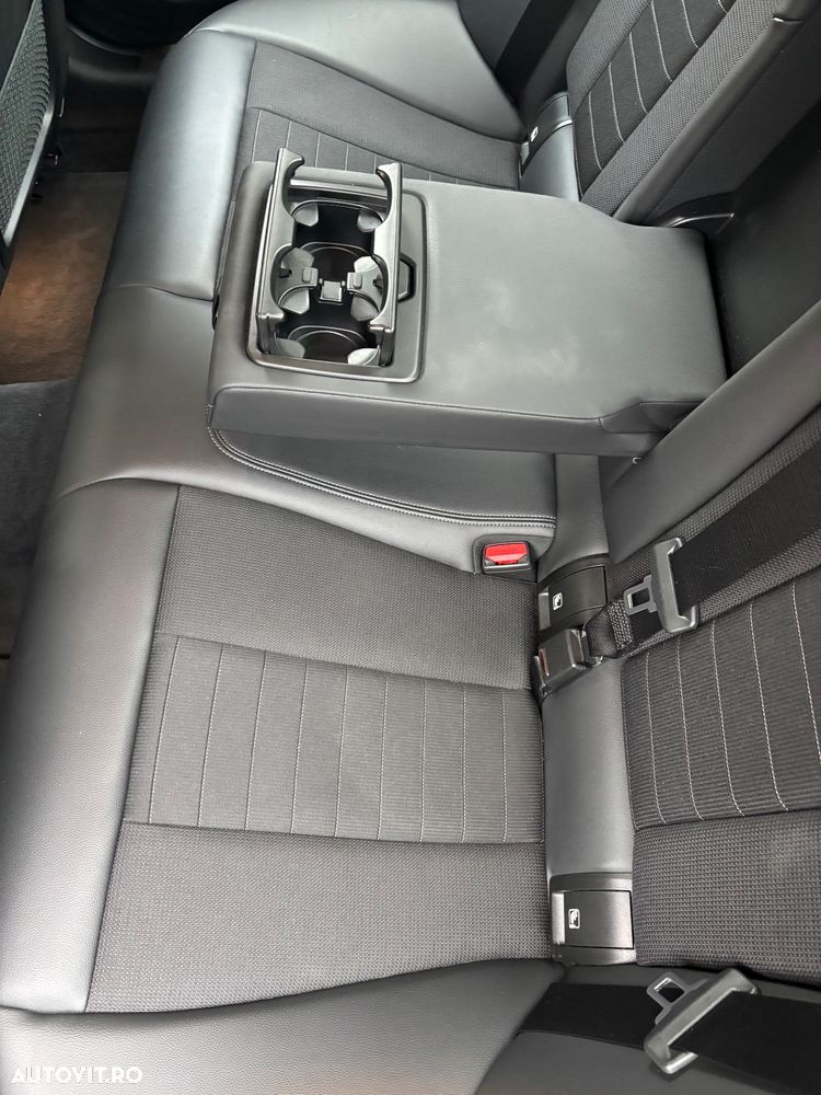 BMW Seria 3 330e Aut. Luxury Line - 31