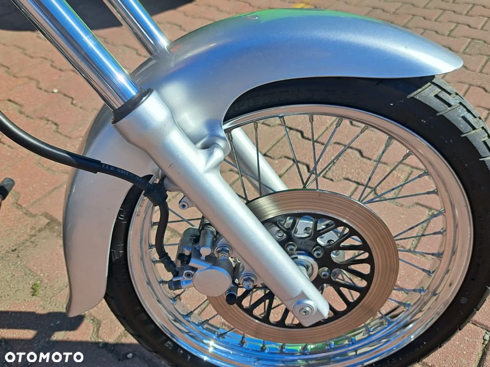 Suzuki Intruder - 12