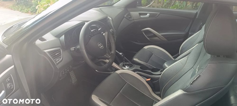 Hyundai Veloster - 5