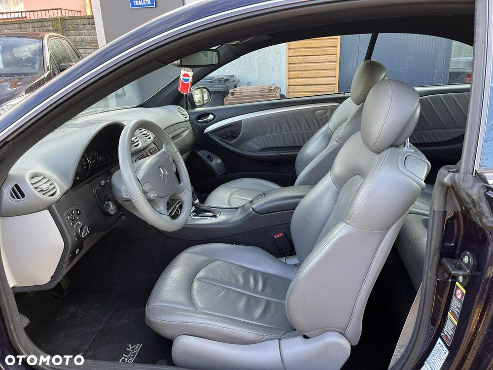 Mercedes-Benz CLK - 19