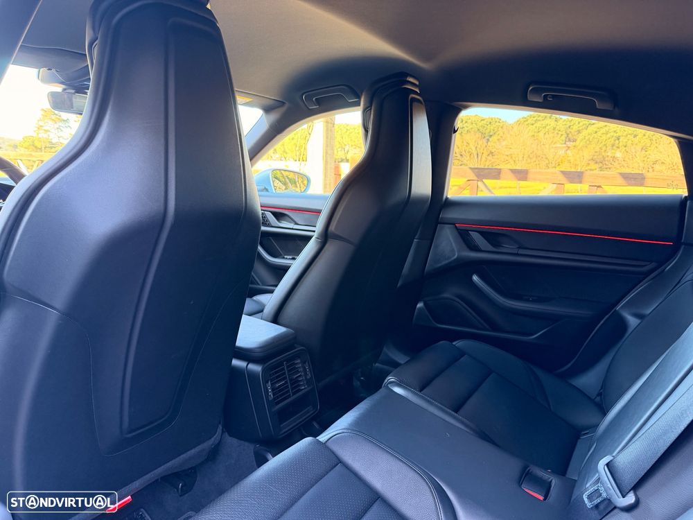 Porsche Taycan 4S - 25