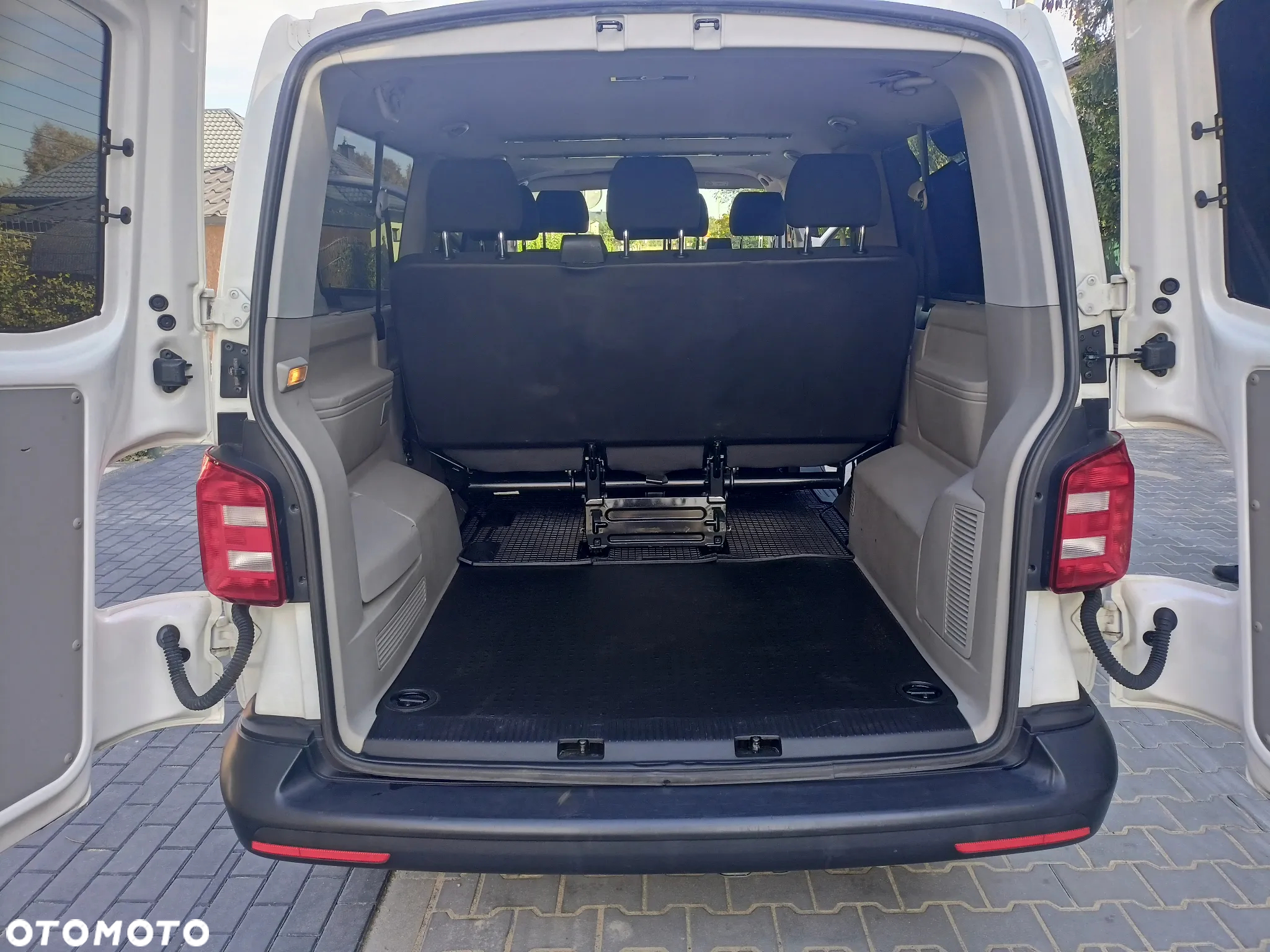 Volkswagen Caravelle 2.0 TDI L2 Highline - 6