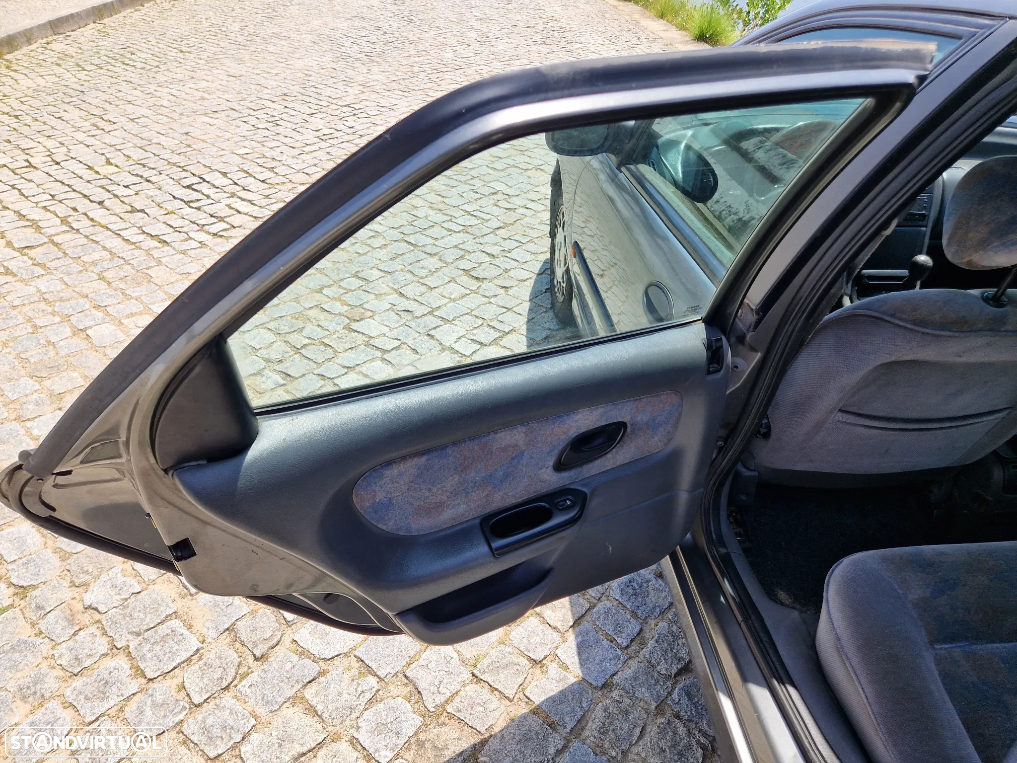 Renault Laguna 1.8 RXE - 14