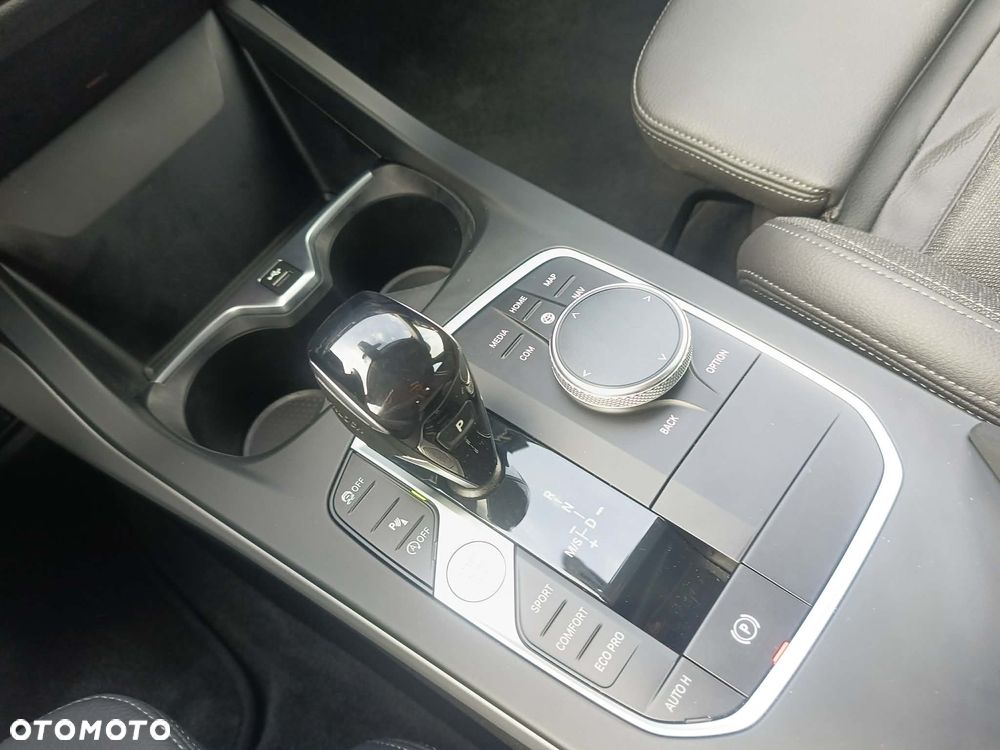 BMW Seria 2 218d Sport Line sport - 21