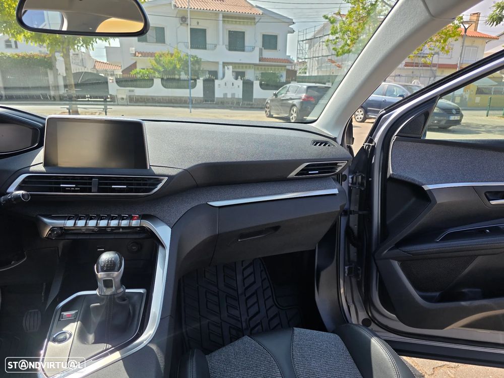 Peugeot 3008 1.2 PureTech Allure Pack - 21