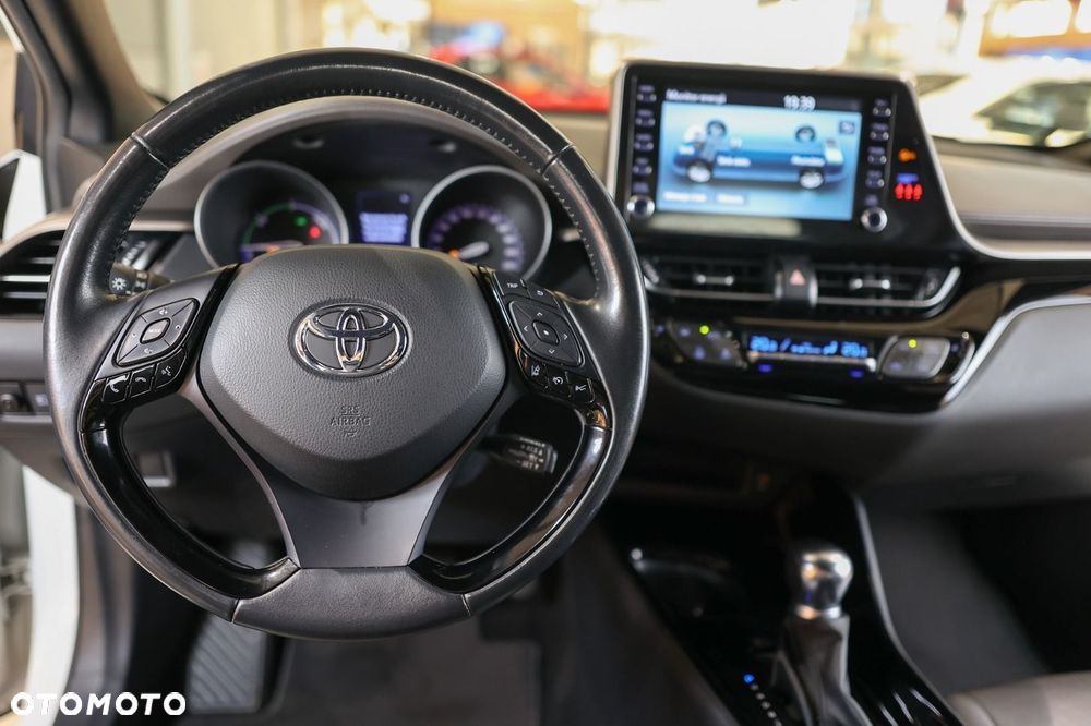 Toyota C-HR - 16