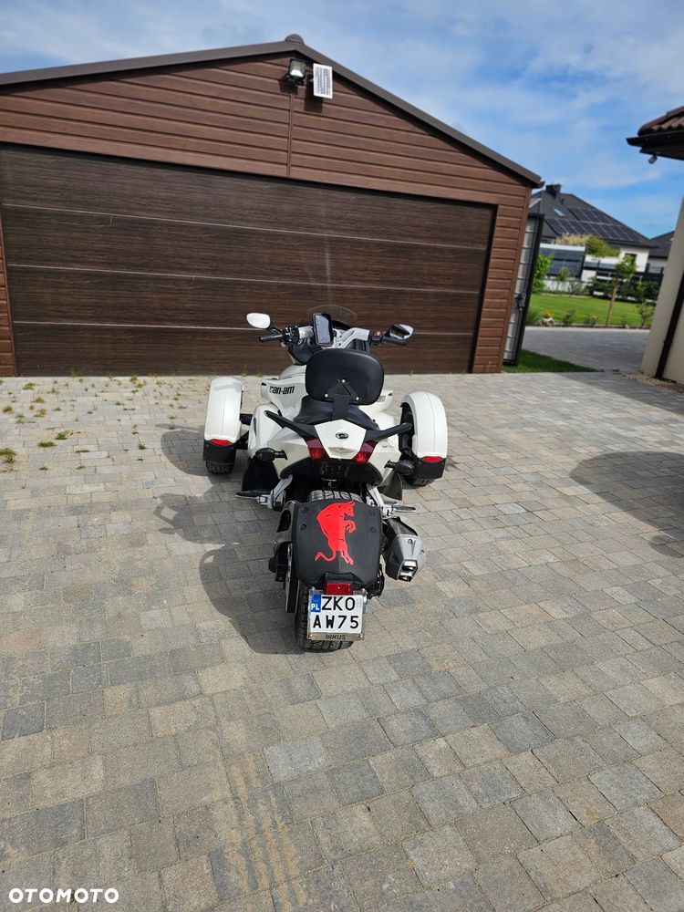 Can-Am Spyder - 4