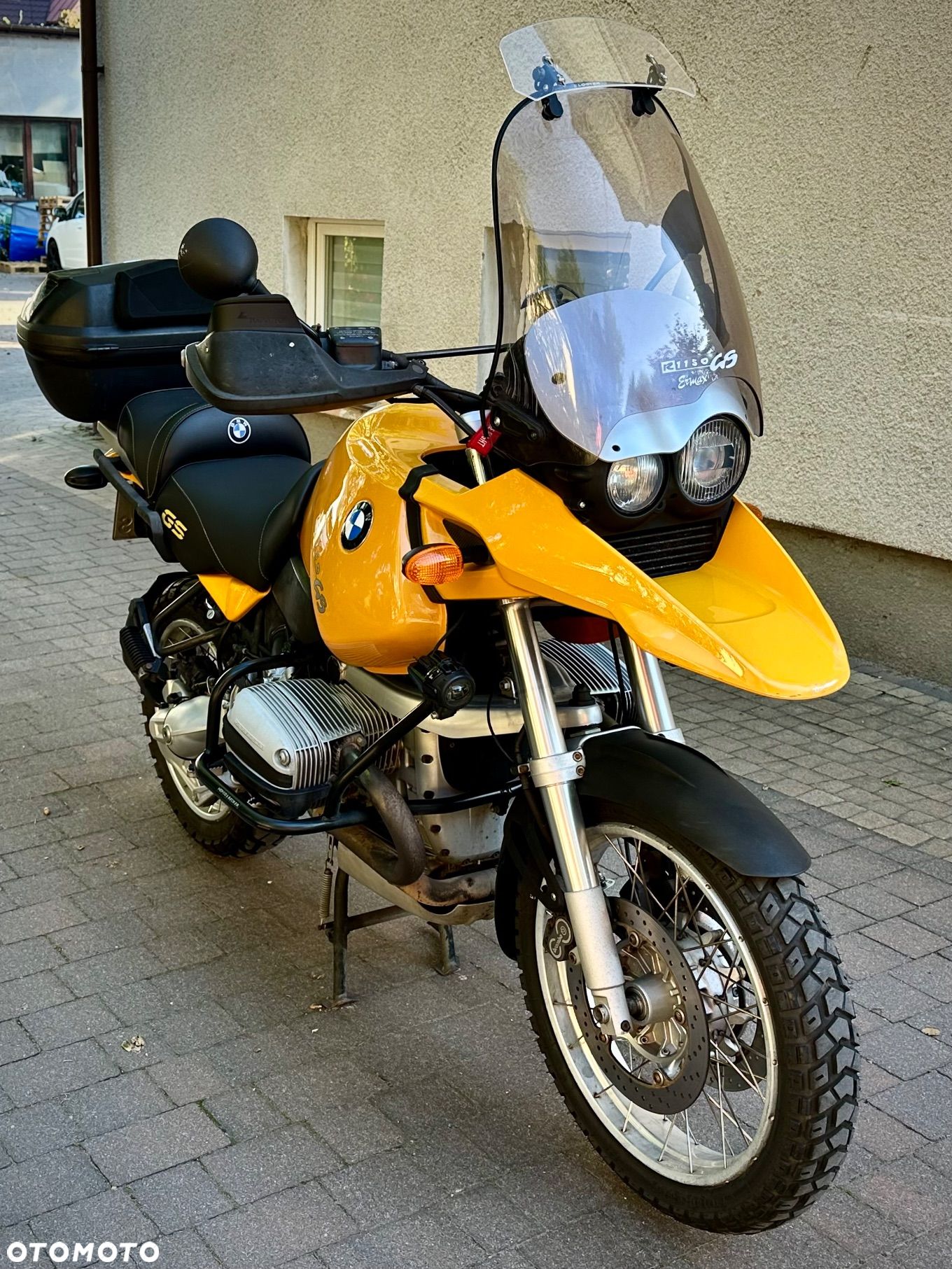 BMW R - 1