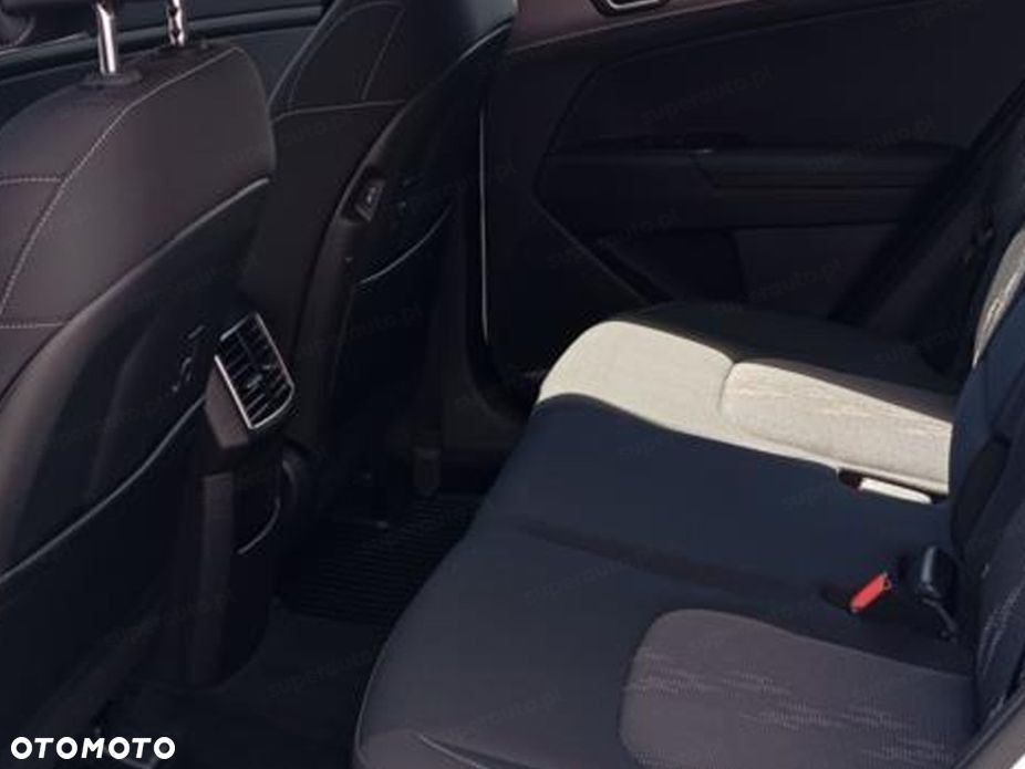 Kia Sportage 1.6 T-GDI HEV M 2WD - 10