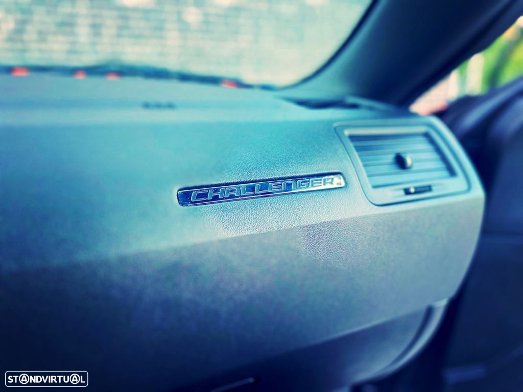 Dodge Challenger Auto SXT Plus - 21