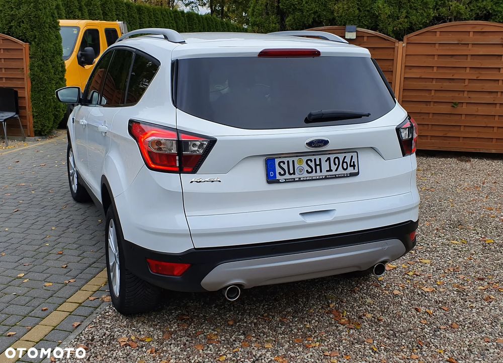 Ford Kuga 2.0 TDCi 2x4 Titanium - 12