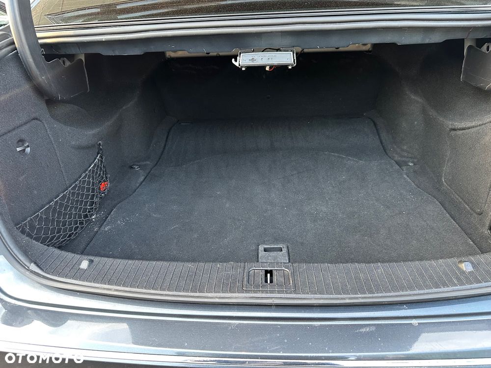Mercedes-Benz Klasa E 250 CGI BlueEFFICIENCY 7G-TRONIC Elegance - 8