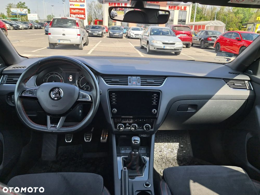 Skoda Octavia 2.0 TSI RS - 10