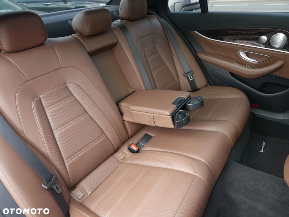 Mercedes-Benz Klasa E 43 AMG 4-Matic - 25
