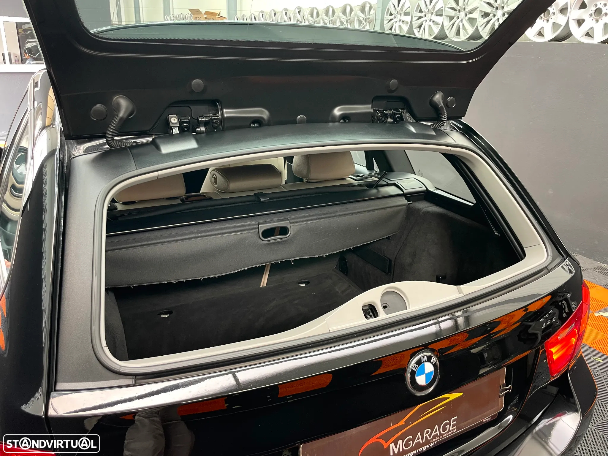 BMW 320 d Touring xDrive Navigation Auto - 26