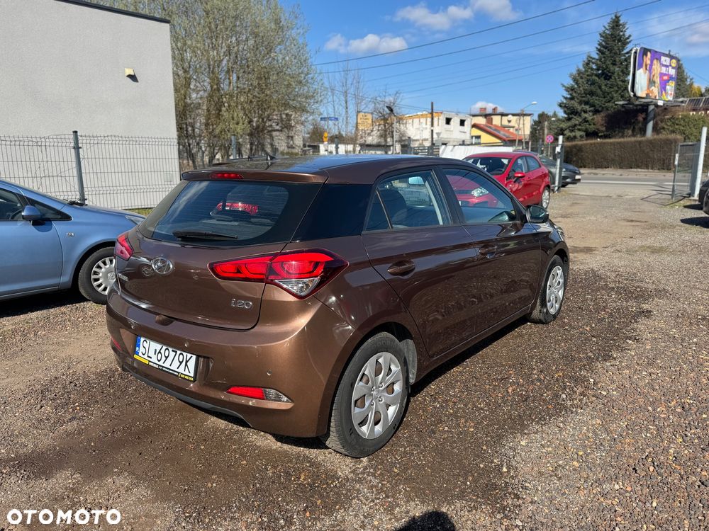 Hyundai i20 blue 1.2 YES Gold - 8