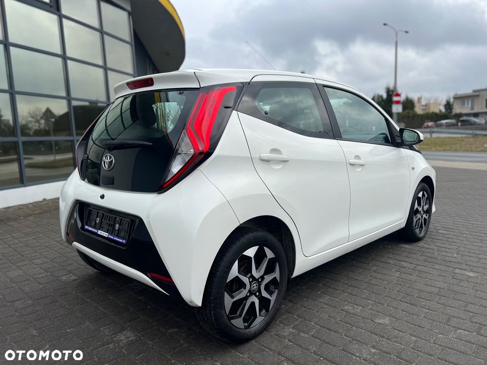 Toyota Aygo x-clusiv - 3