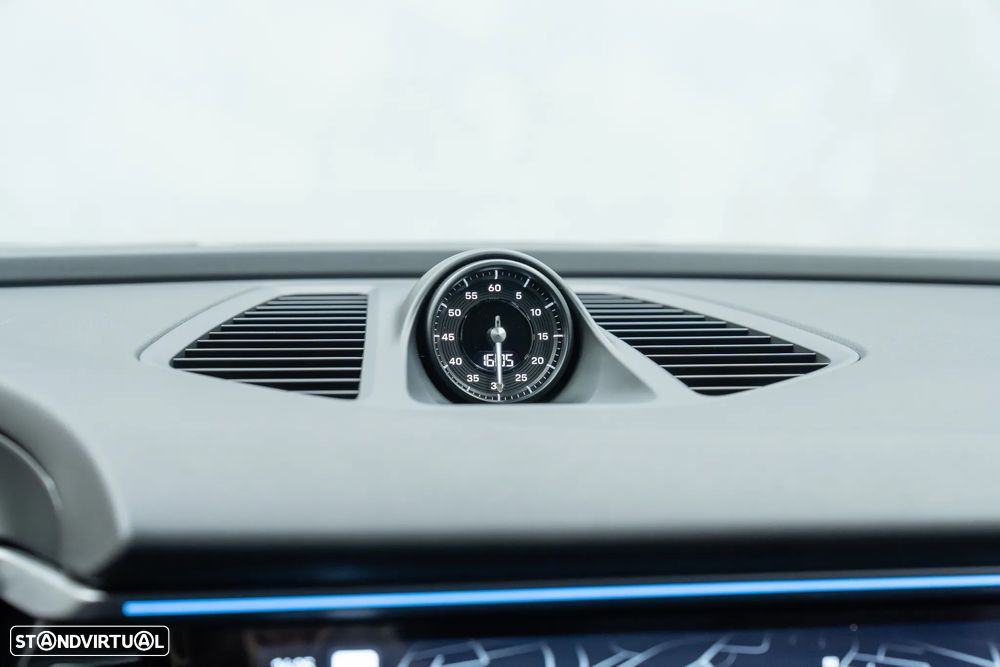 Porsche Macan Electric 4 - 20