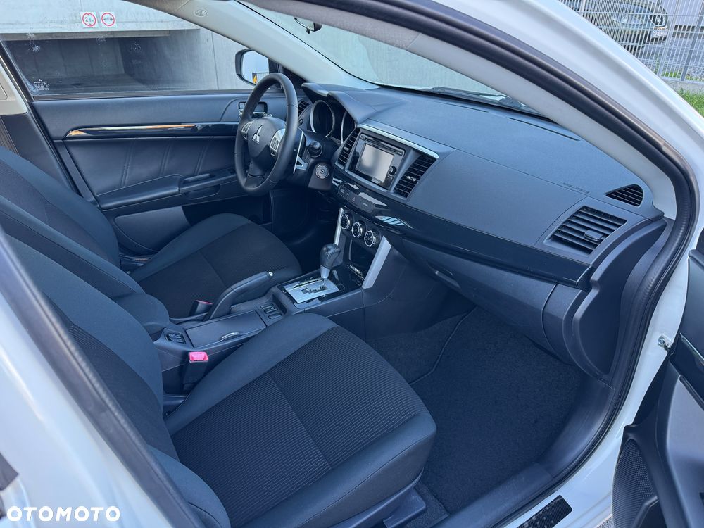 Mitsubishi Lancer Sportback 1.8 Clear Tec CVT Plus - 9