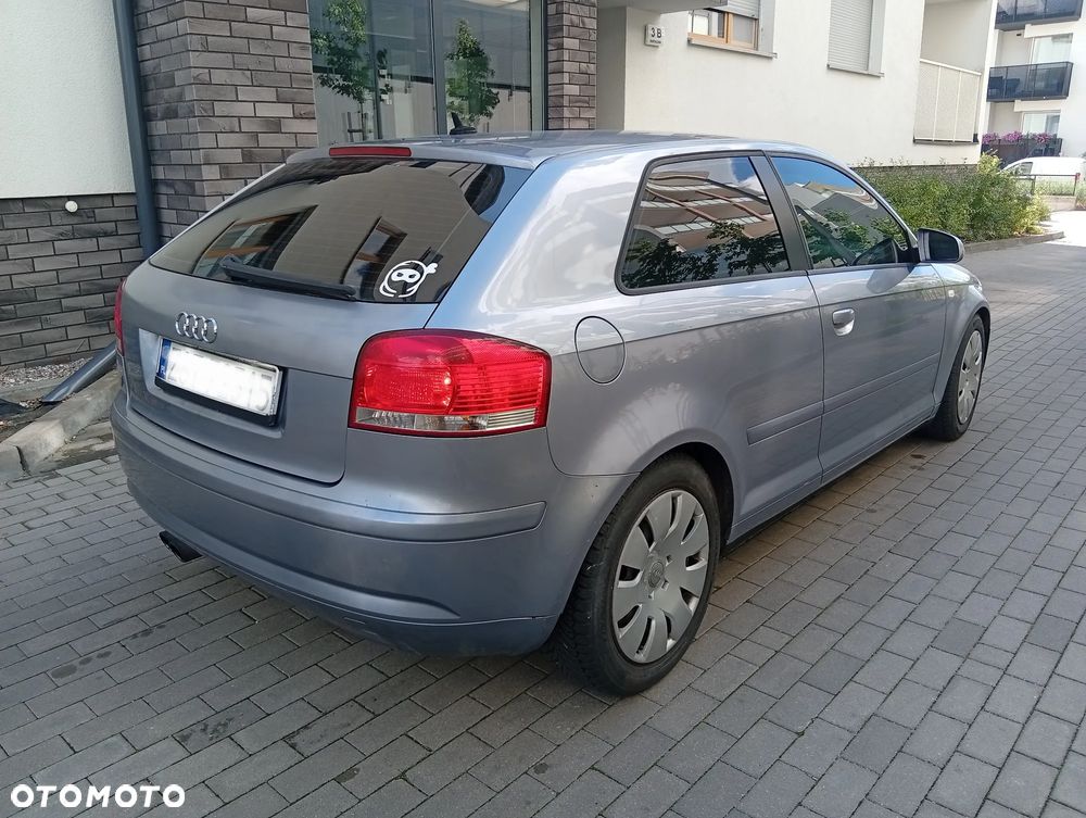 Audi A3 3-drzwiowe 2.0 FSI Ambiente - 2