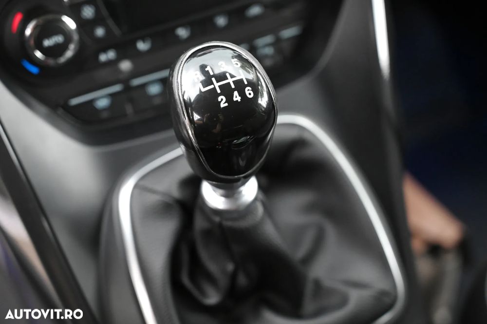 FORD Kuga 2015 — imagine 12