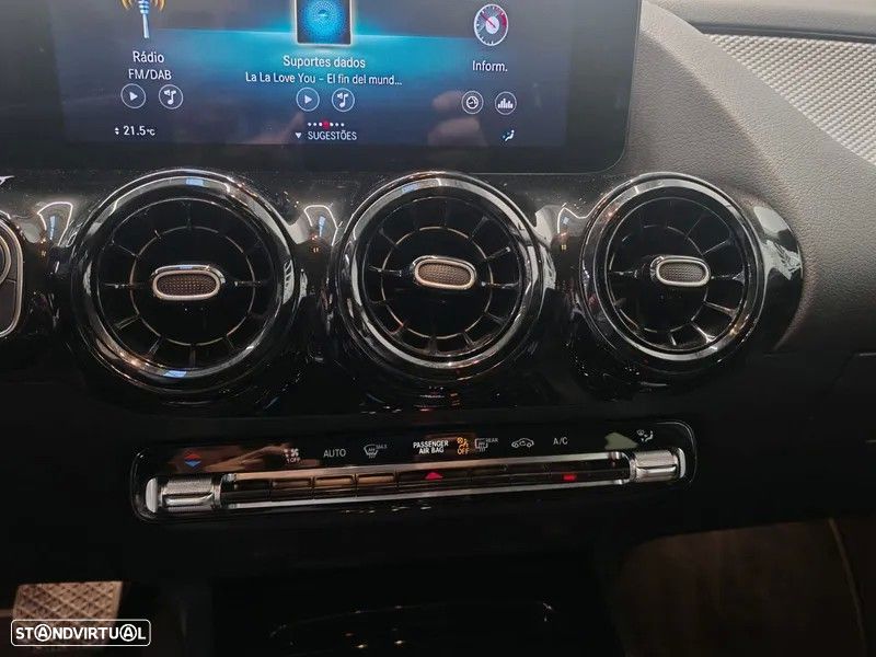 Mercedes-Benz GLA 180 d - 18