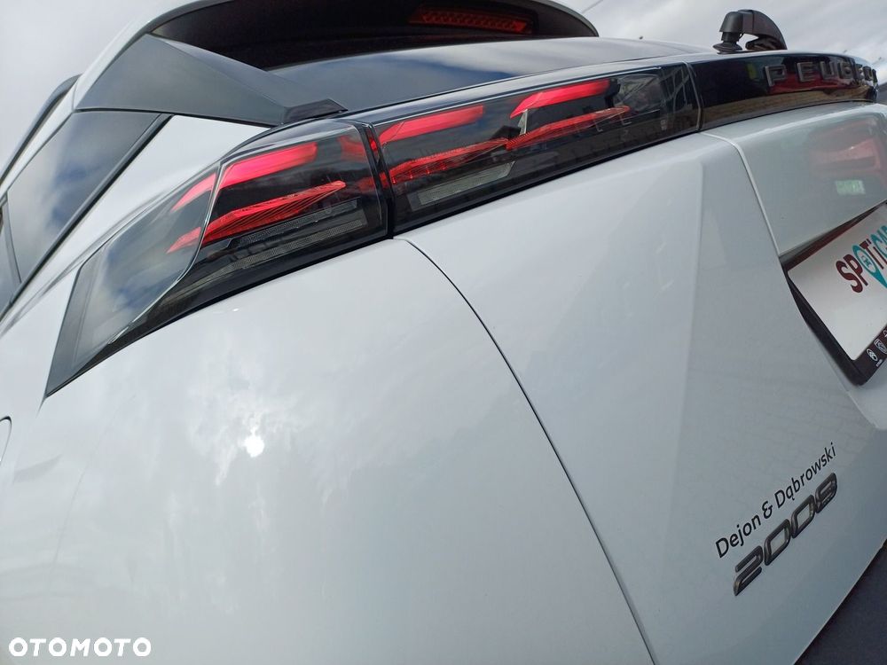 Peugeot 2008 1.2 PureTech Allure S&S EAT8 - 11