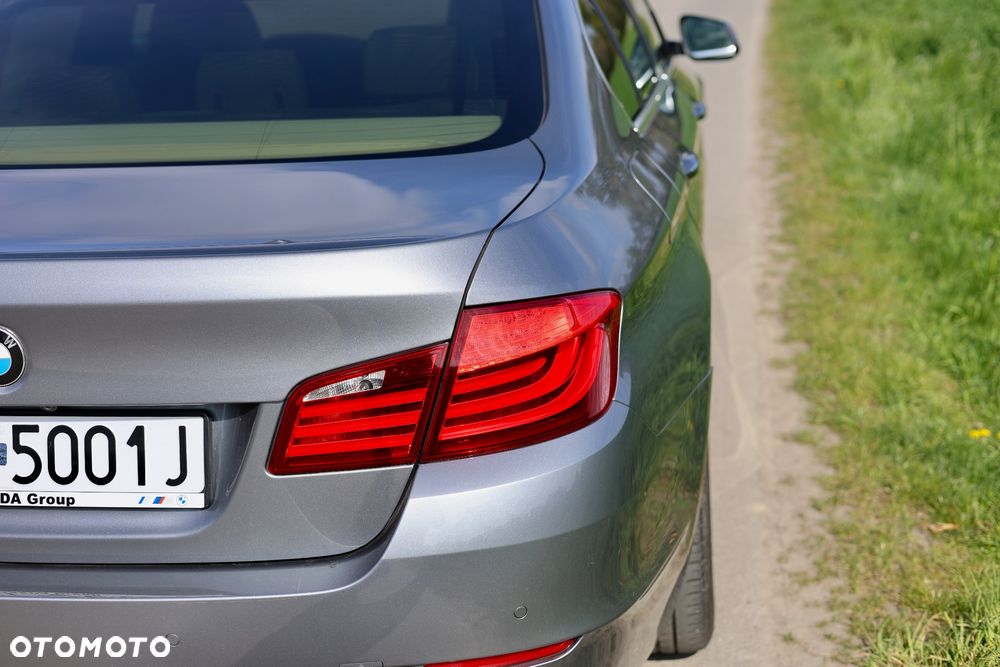 BMW Seria 5 525d - 13