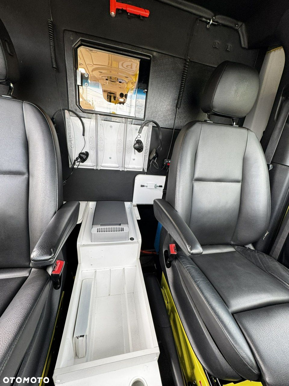 Mercedes-Benz Sprinter - 24