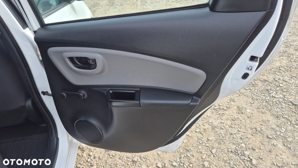 Toyota Yaris 1.5 Active - 12