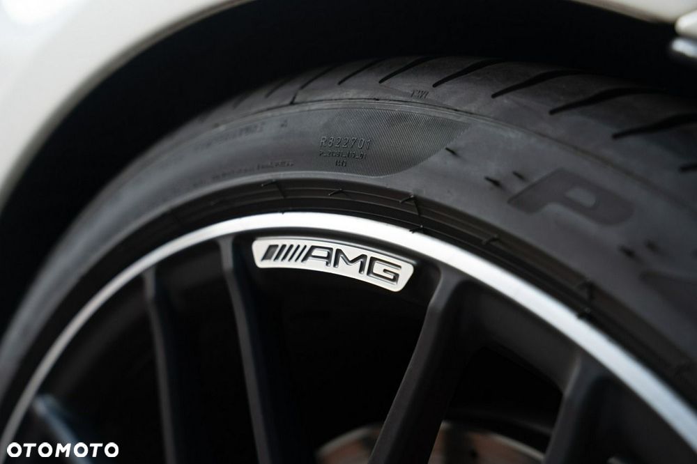 Mercedes-Benz Klasa C AMG 63 S AMG Speedshift 7G-MCT - 40