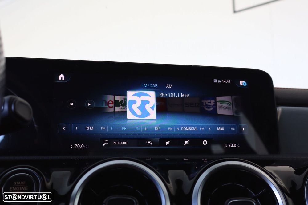 Mercedes-Benz CLA 250 e Shooting Brake AMG Line - 23