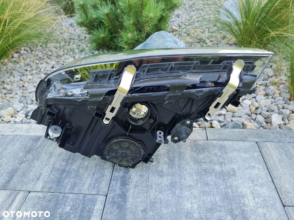 BMW 7 G11 G12 Lampa prawa przód Full Led 7441514-04 - 8