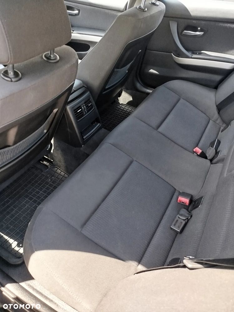 BMW Seria 3 318i - 6