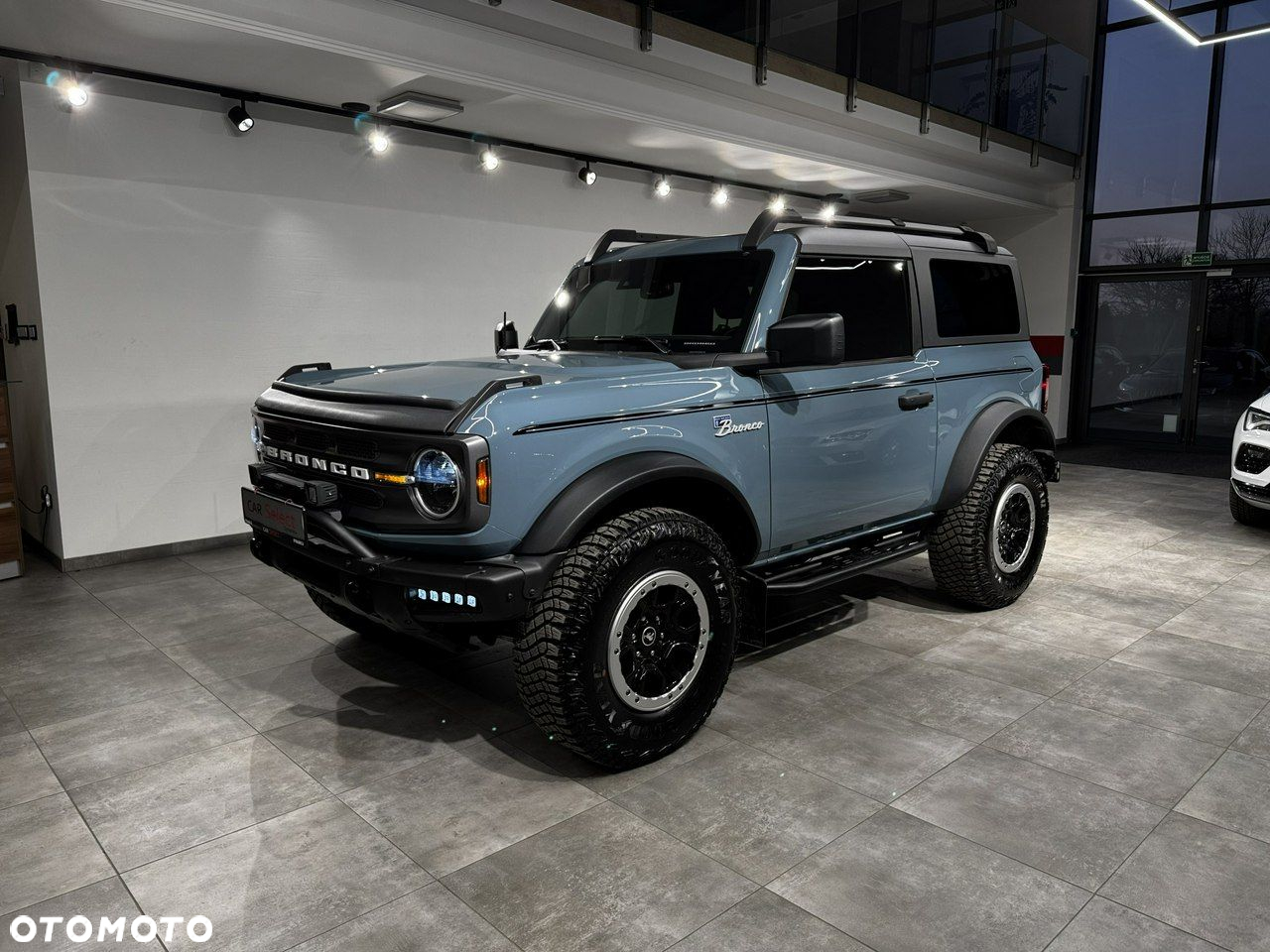 Ford Bronco - 4