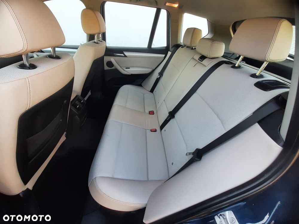 BMW X3 xDrive20d - 17