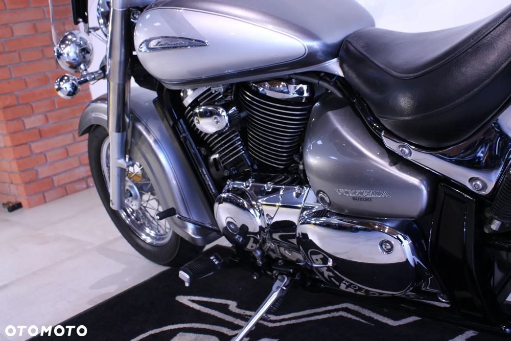 Suzuki Intruder - 24