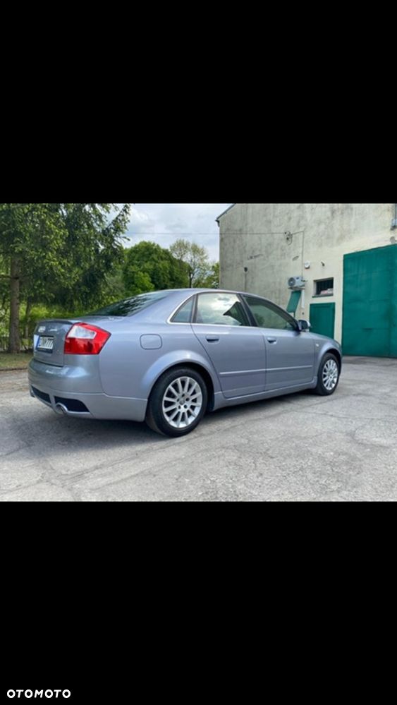 Audi A4 Limousine - 4