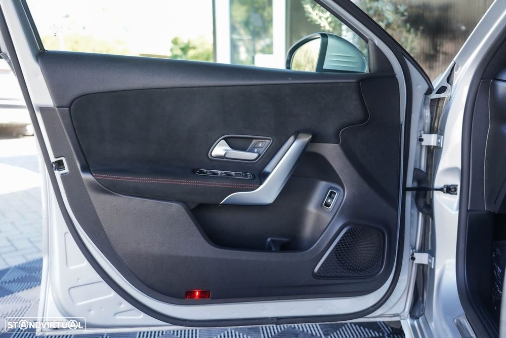 Mercedes-Benz A 250 e AMG Line - 23