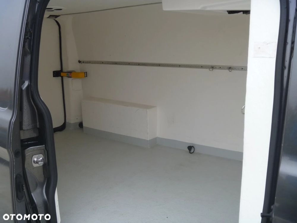 Ford TRANSIT CUSTOM - 17