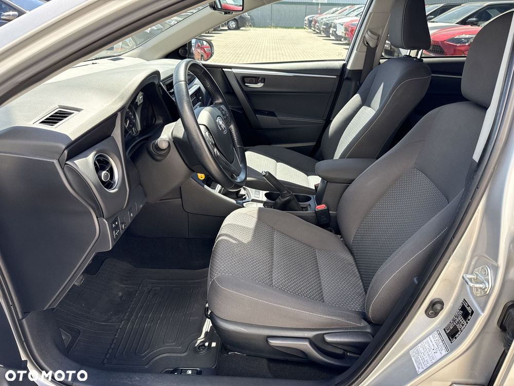 Toyota Corolla - 13