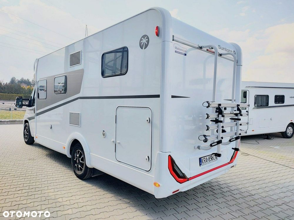 Sunlight T 67 - 5 osobowy, z przejściem po opuszczeniu łóżka - 7