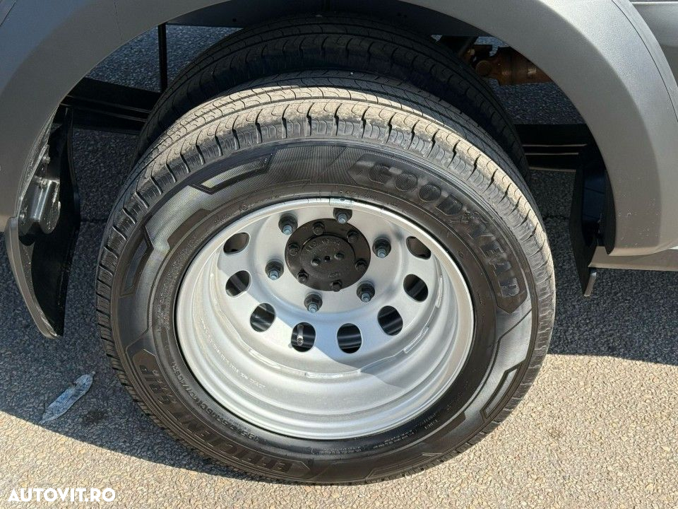 Ford Transit - 12