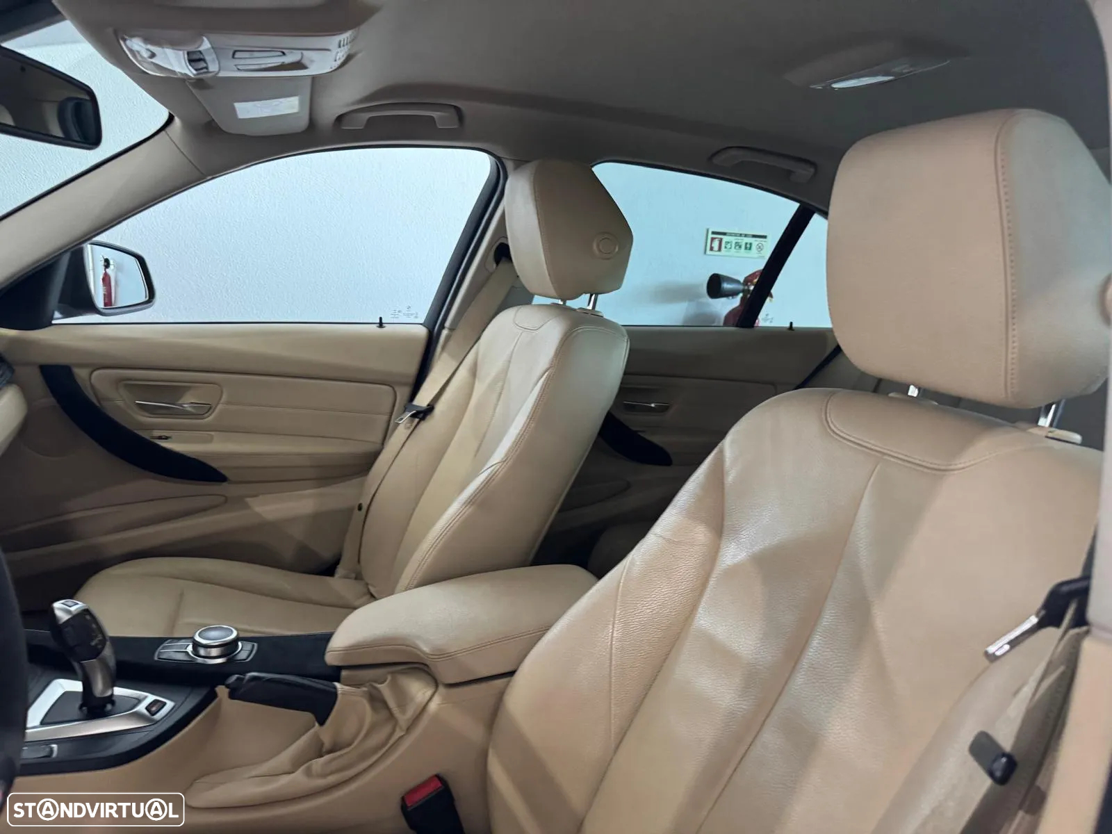 BMW 330 e iPerformance Pack M - 19